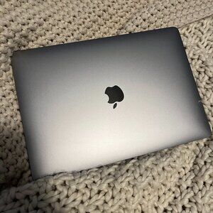 2022 13" Macbook Pro M2 - 24 GB RAM, 1 TB SSD